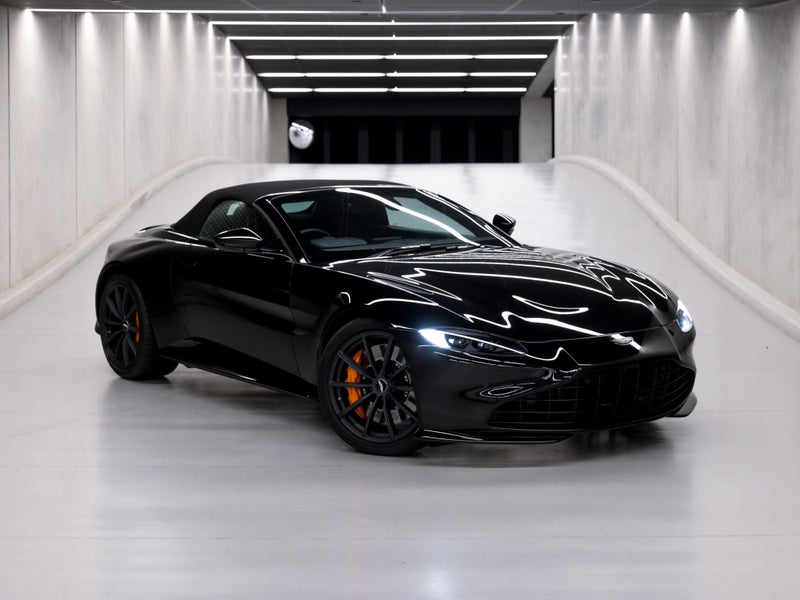 2021 Aston Martin Vantage Roadster image 2