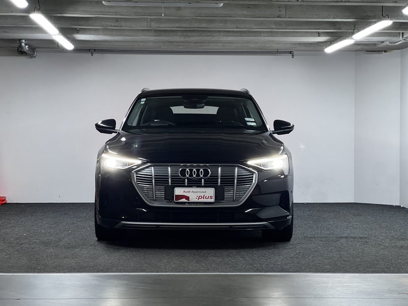 2021 Audi e-tron ET 55 quattro image 2