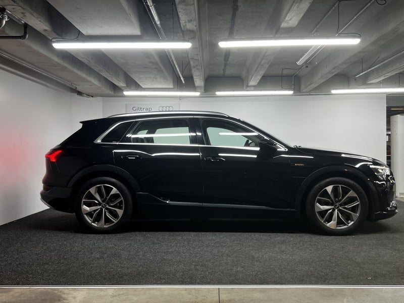 2021 Audi e-tron ET 55 quattro image 3