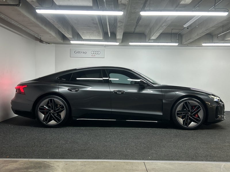 2021 Audi e-tron RS GT Quattro image 3