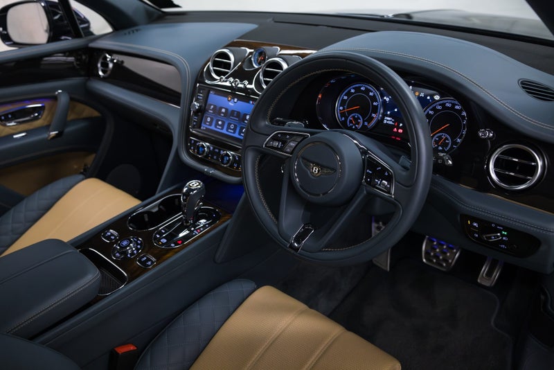 2021 Bentley Bentayga V8 image 2