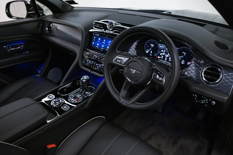 2021 Bentley Bentayga V8 image 2