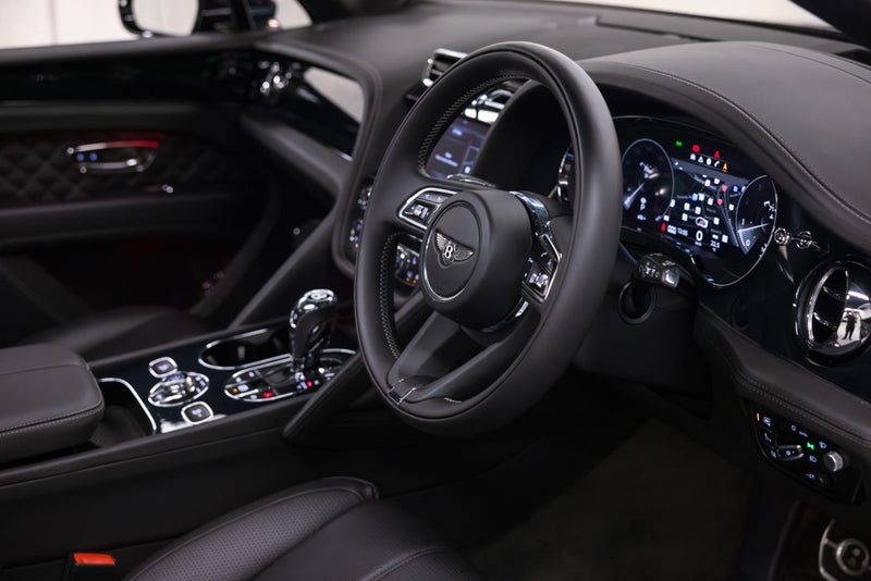 2021 Bentley Bentayga V8 First Edition image 4