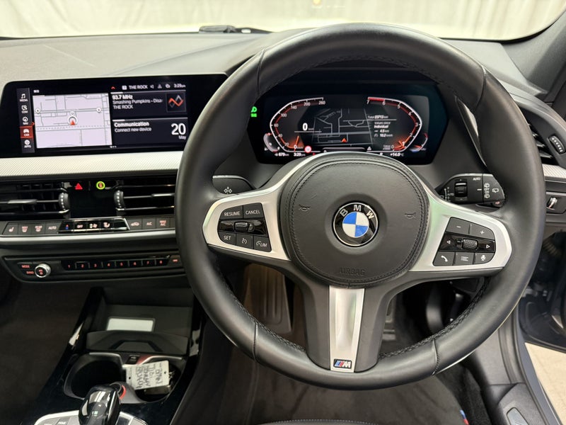 2021 BMW 118i 118i Hatch M-Sport with Comfort &... image 5