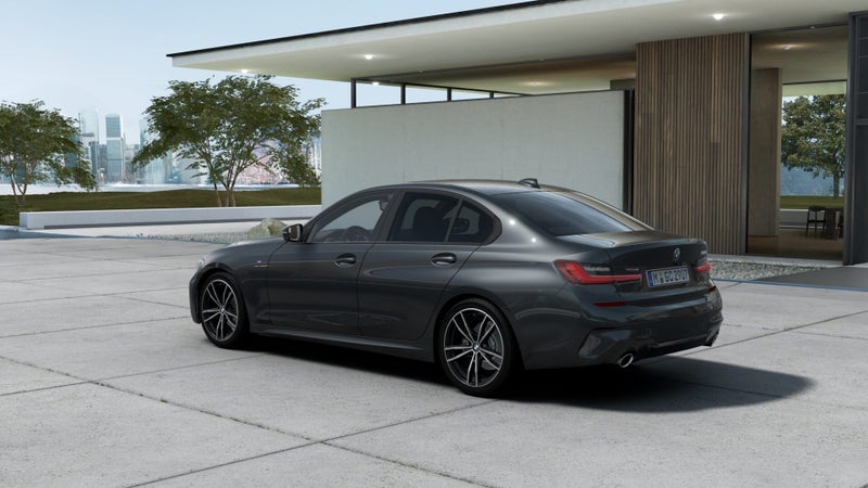 2021 BMW 320i Sedan M-Sport image 4