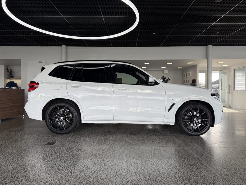 2021 BMW X3 xDrive 20d M-Sport +Innovations image 3