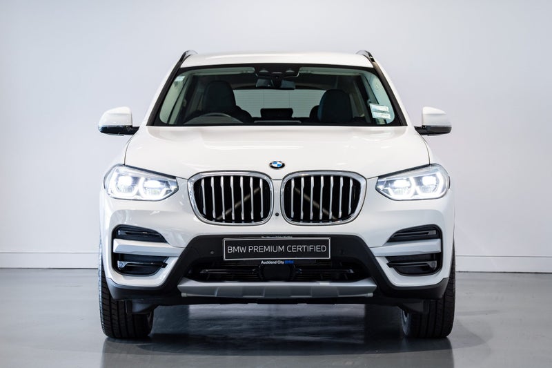 2021 BMW X3 xDrive30e xLine image 3