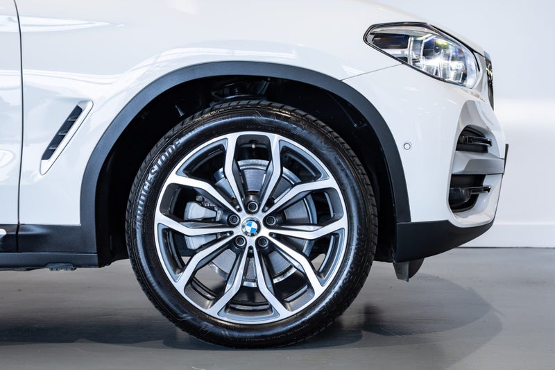 2021 BMW X3 xDrive30e xLine image 5