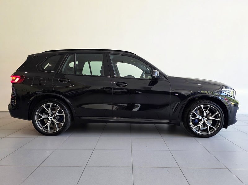 2021 BMW X5 xDrive30d M-Sport image 3