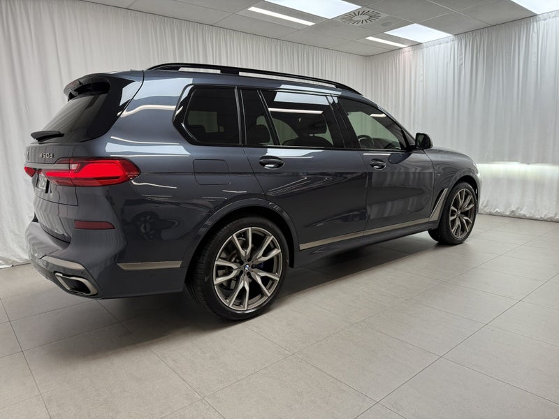 2021 BMW X7 M50d M Performance image 3