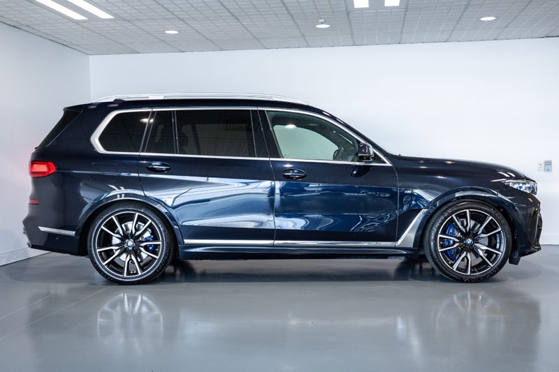 2021 BMW X7 xDrive40i M Sport image 4