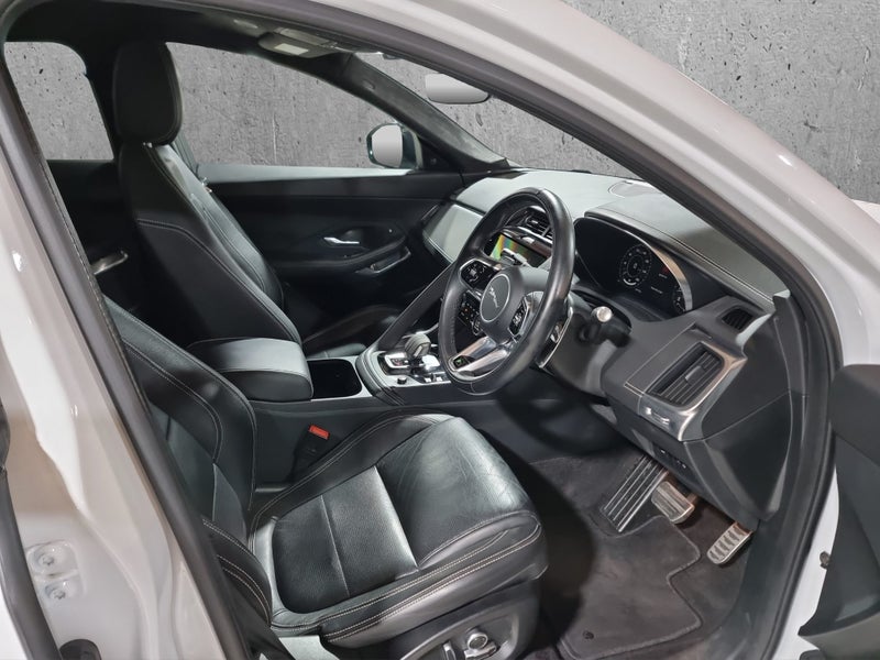 2021 Jaguar E-PACE P250 R-DYNAMIC SE image 2