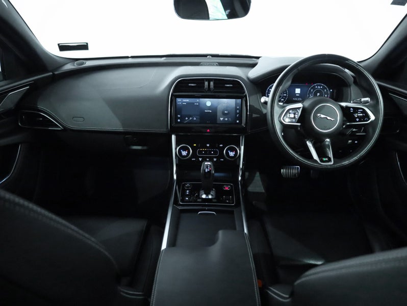 2021 Jaguar XE P250 R-Dynamic Se image 4