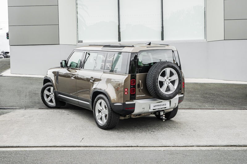 2021 Land Rover Defender 110 D240 SE image 2