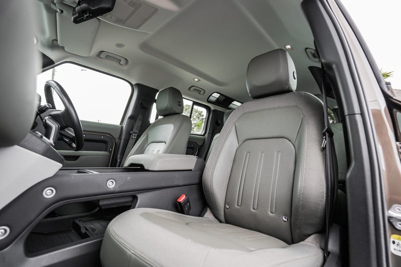 2021 Land Rover Defender 110 D240 SE image 3