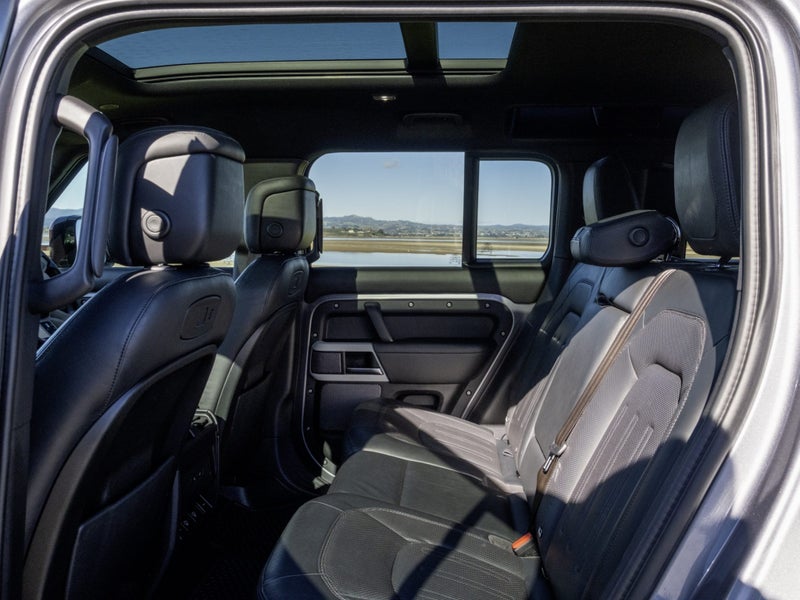 2021 Land Rover Defender 110 D240 SE 2.0DT image 5