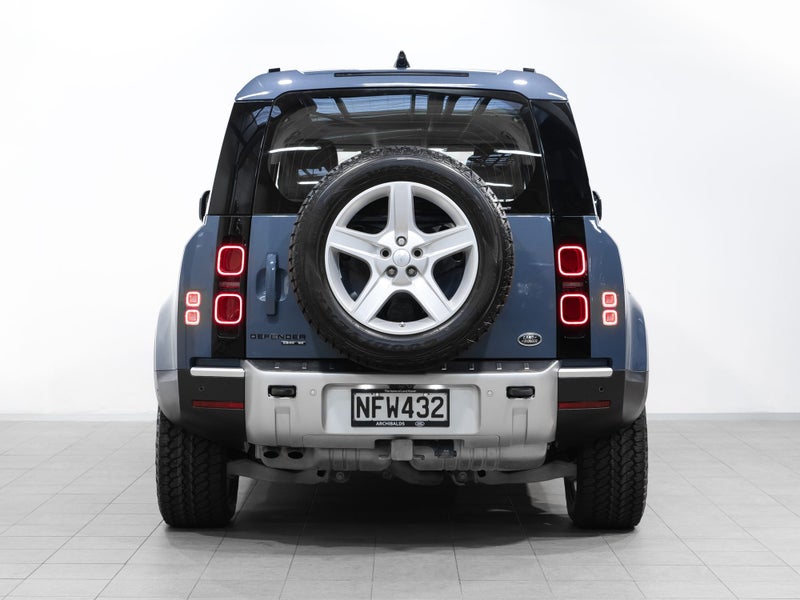 2021 Land Rover Defender 110 D240 SE image 5