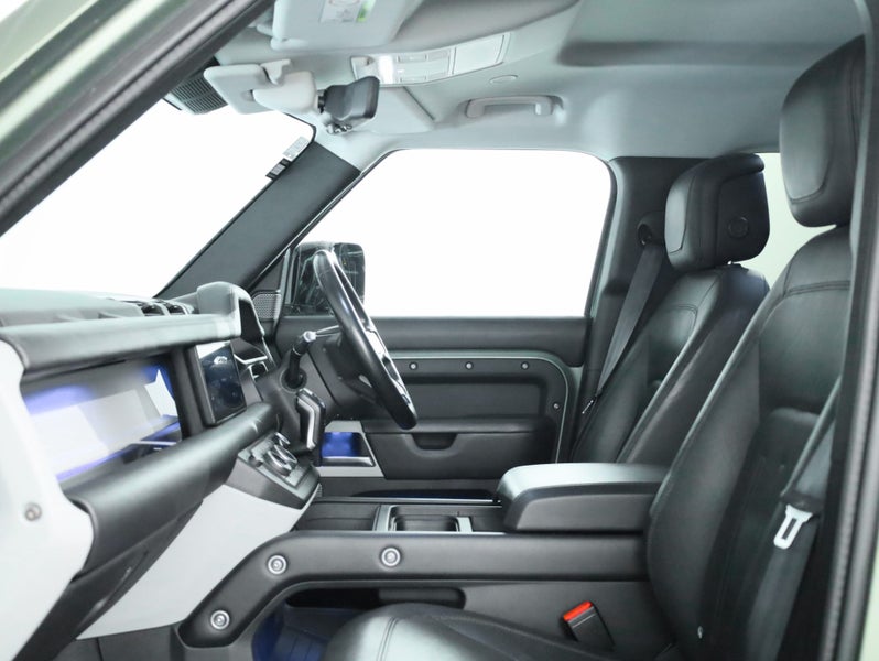 2021 Land Rover Defender 110 D240 SE, 4WD, 2 YE... image 3