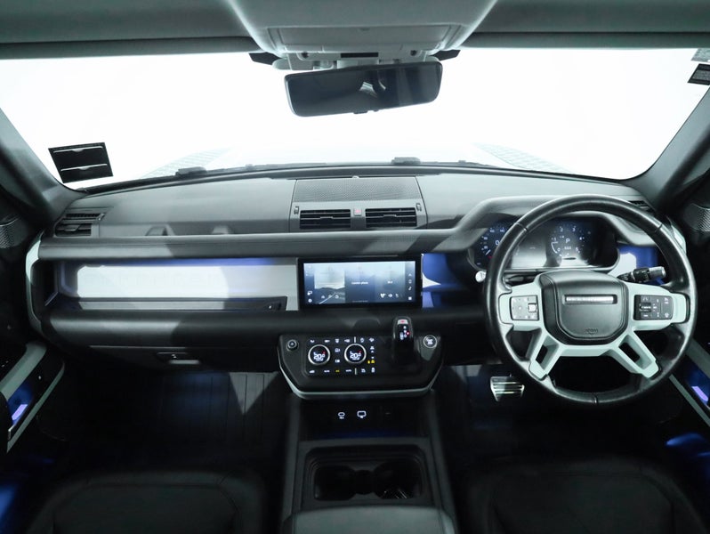 2021 Land Rover Defender 110 D240 SE, 4WD, 2 YE... image 4
