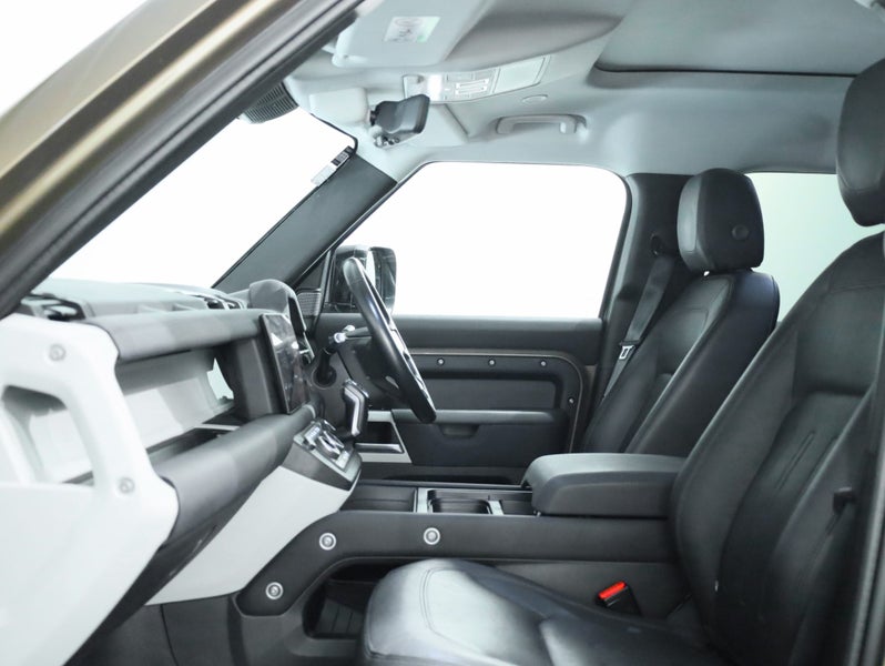 2021 Land Rover Defender 110 D300 SE, 221KW, 4WD image 3