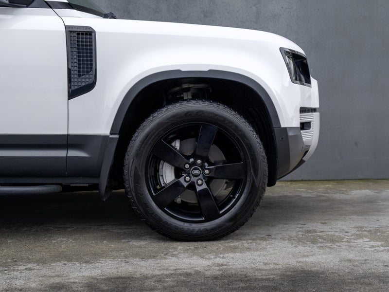 2021 Land Rover Defender 110 P400 SE 3.0PT image 4