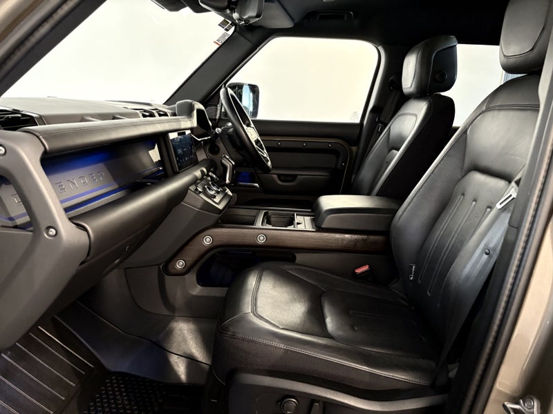 2021 Land Rover Defender 110 P400 X, 3.0L TWIN... image 3
