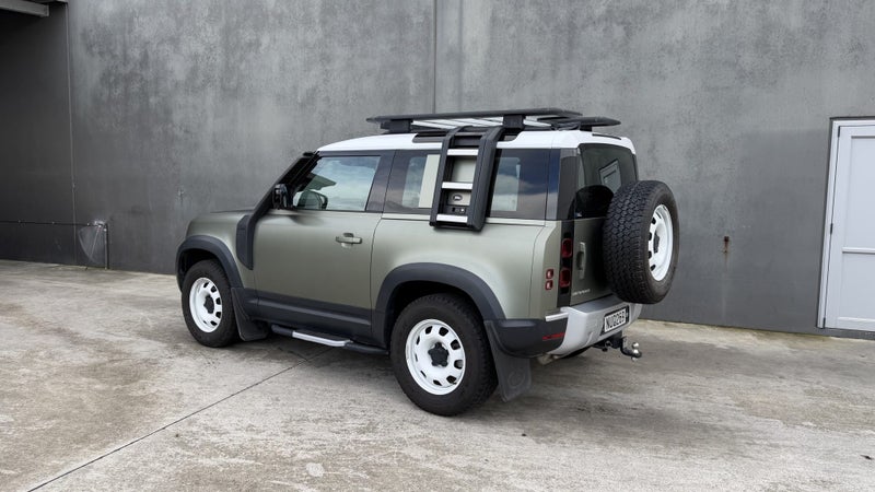 2021 Land Rover Defender 90 D240 Se image 2