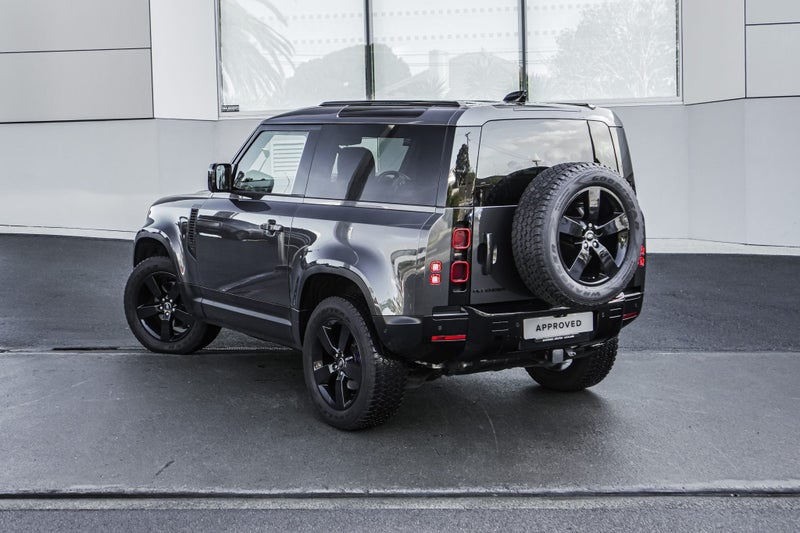 2021 Land Rover Defender 90 P300 SE image 2