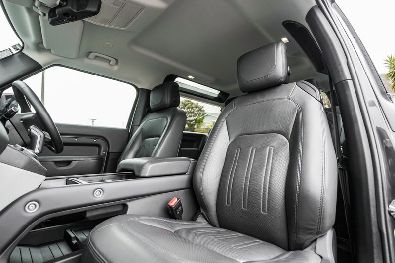 2021 Land Rover Defender 90 P400 HSE image 3