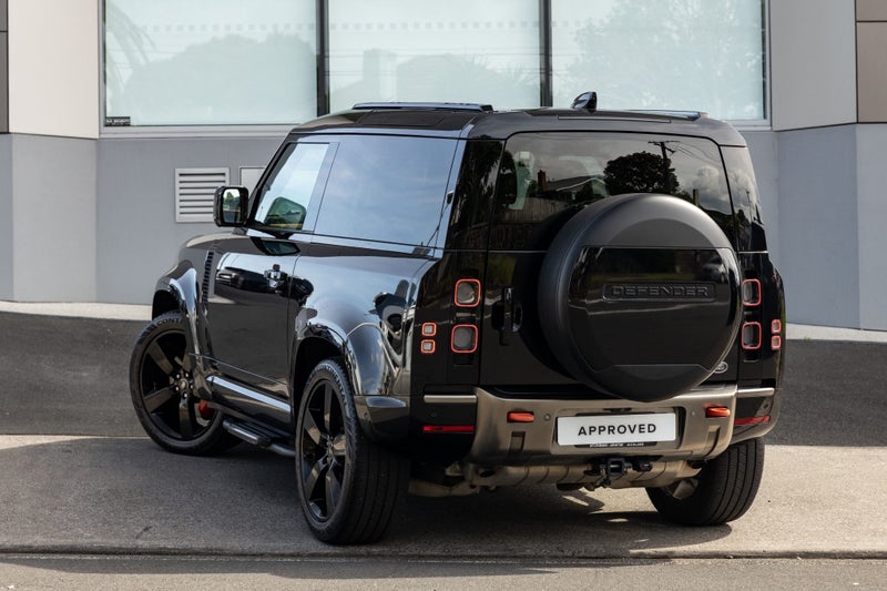 2021 Land Rover Defender 90 P400 X image 2