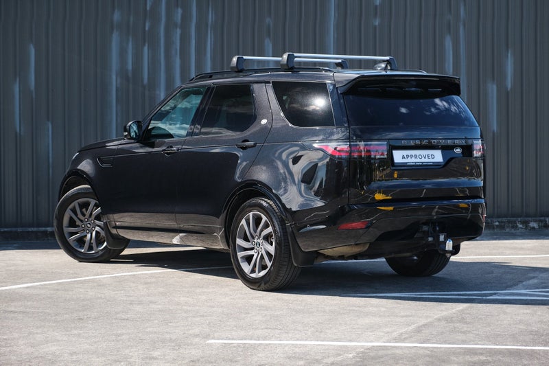 2021 Land Rover Discovery D250 R-Dynamic SE image 2