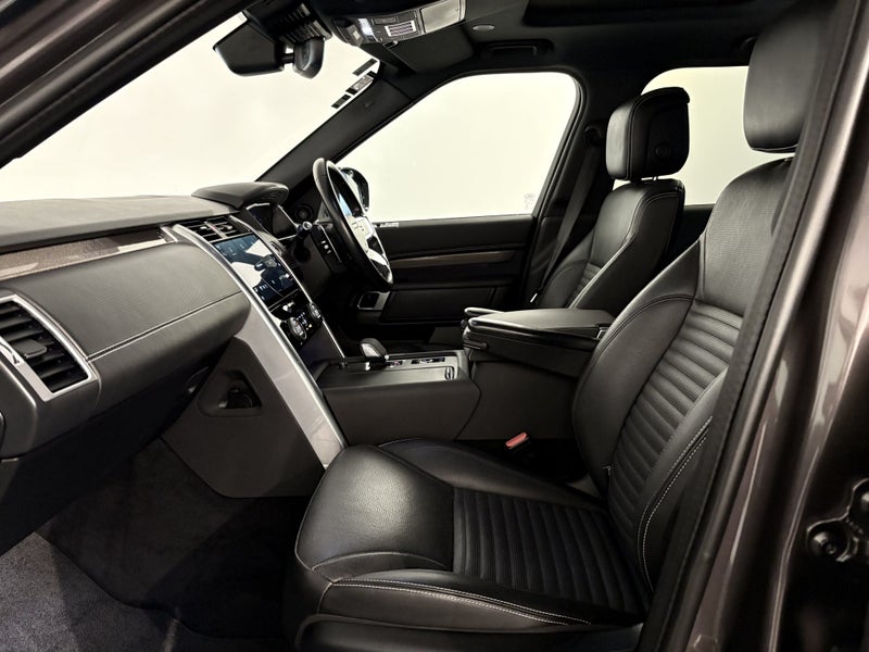 2021 Land Rover Discovery D250 R-DYNAMIC SE, 4W... image 3
