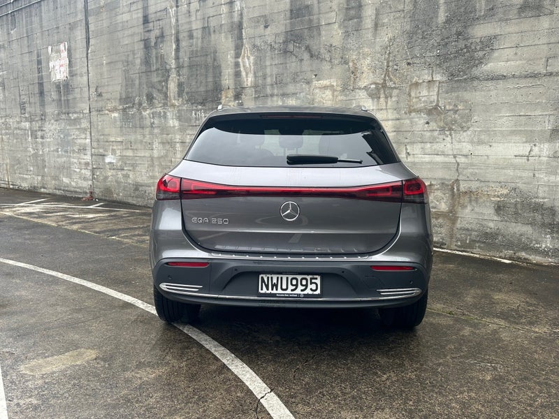 2021 Mercedes-Benz EQA 250 140KW/EV/FD image 4