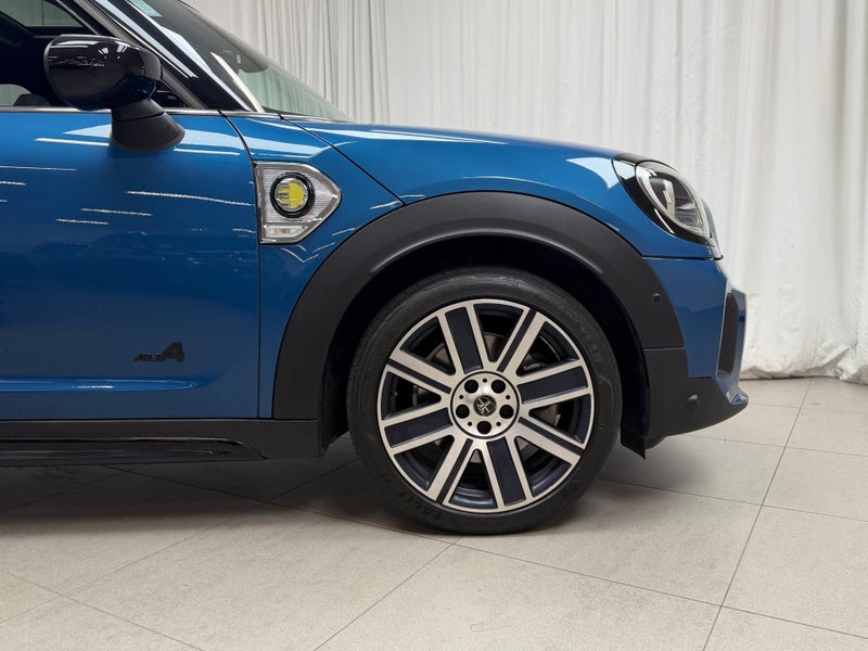 2021 MINI Countryman Countryman Cooper S E ALL4... image 3