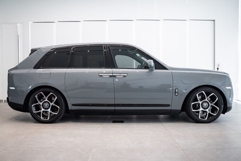 2021 Rolls-Royce Cullinan Black Badge image 3