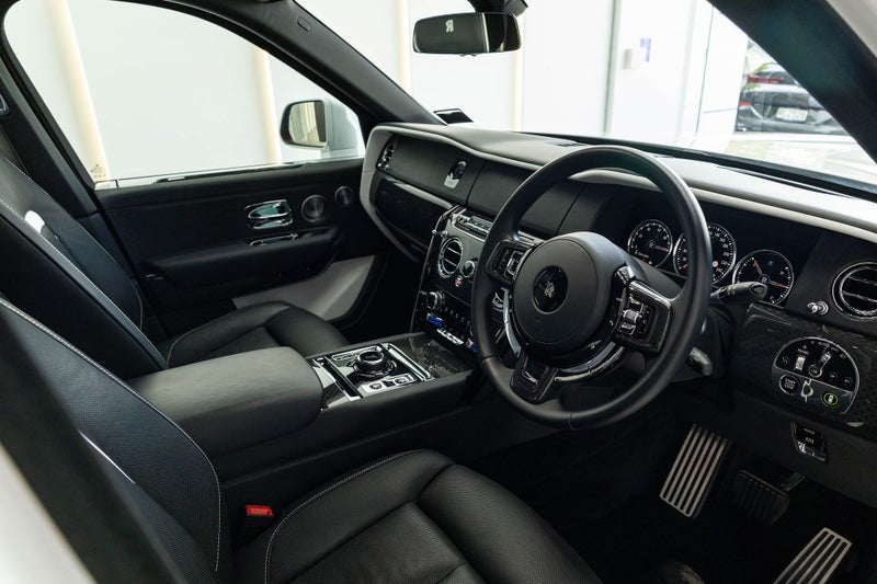 2021 Rolls-Royce Cullinan Black Badge image 2