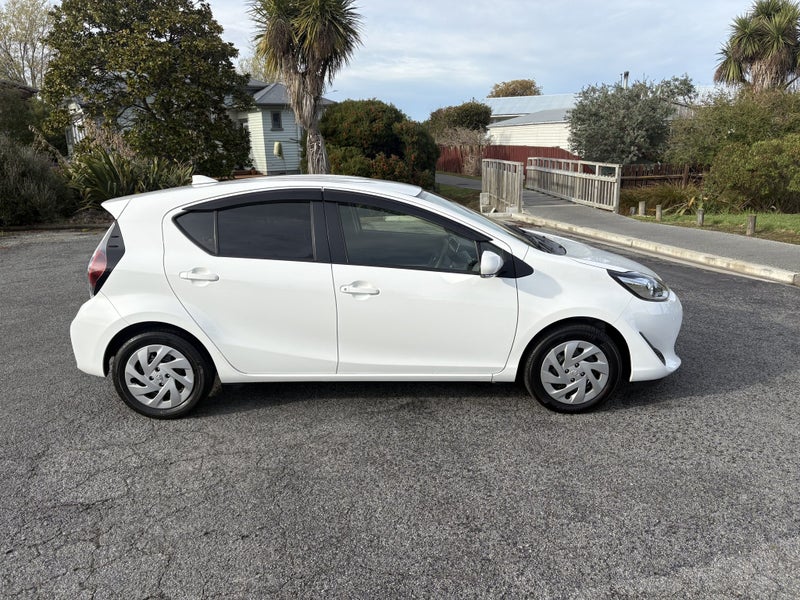 2021 Toyota Aqua 1.5 Hybrid S 5 Dr Hatch CVT 2WD image 3