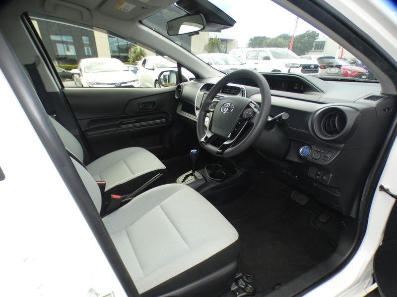 2021 Toyota Aqua 1.5 Hybrid S Business Package... image 2
