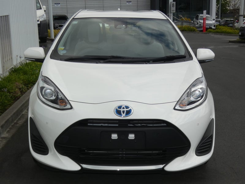 2021 Toyota Aqua 1.5 Hybrid S Business Package... image 3