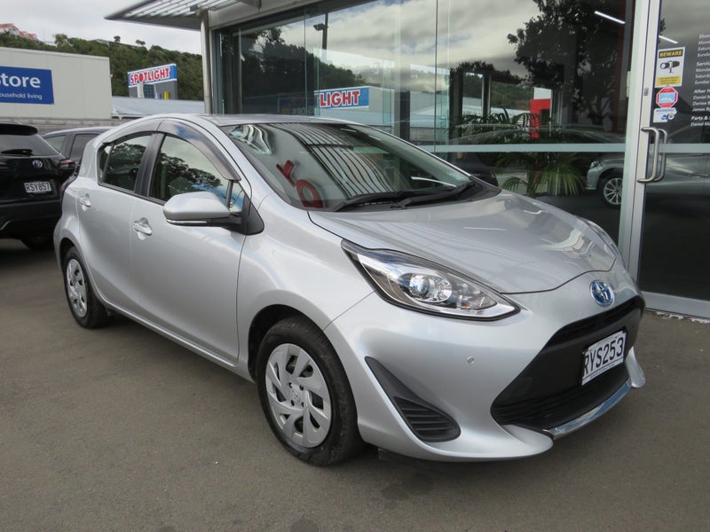 2021 Toyota Aqua 1.5 Hybrid S Business Package... image 2