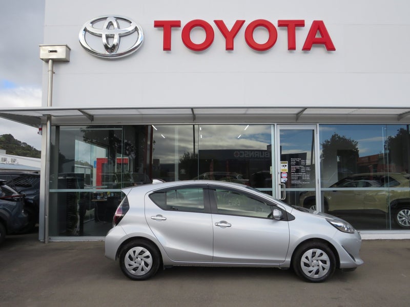 2021 Toyota Aqua 1.5 Hybrid S Business Package... image 4