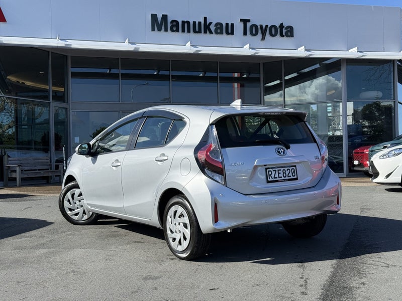2021 Toyota Aqua 1.5 Hybrid S Business Package... image 3
