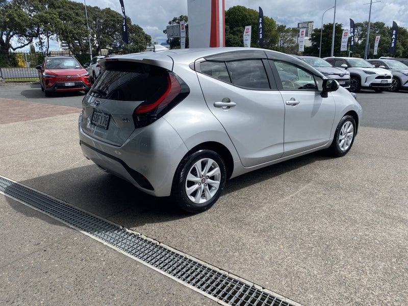 2021 Toyota Aqua 1.5 Hybrid Z 5 Dr Hatch CVT 2W... image 2