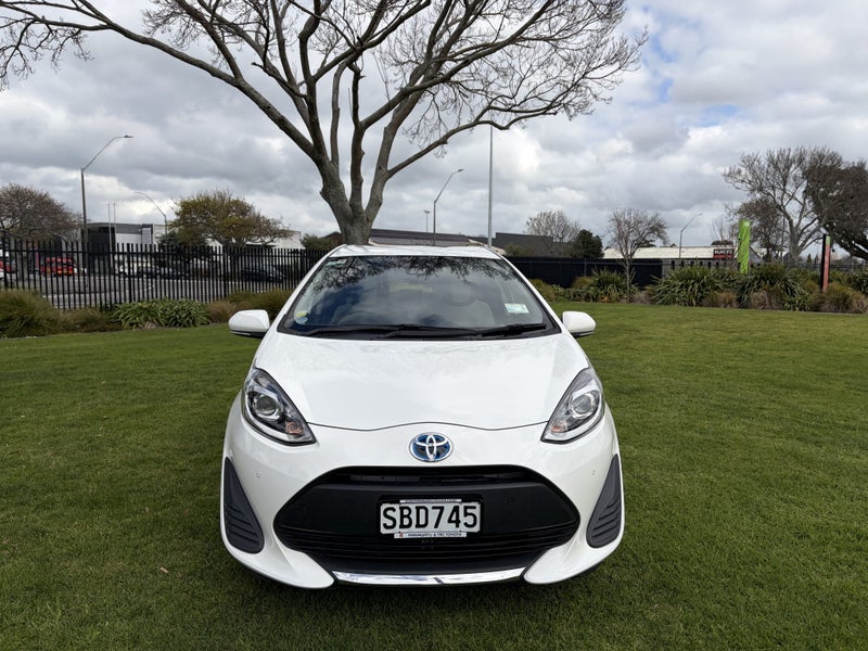 2021 Toyota Aqua 1.5 L Automatic Hybrid Hatch image 2