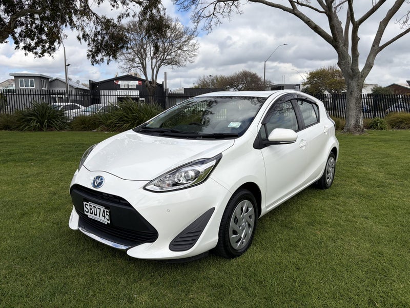 2021 Toyota Aqua 1.5 L Automatic Hybrid Hatch image 3