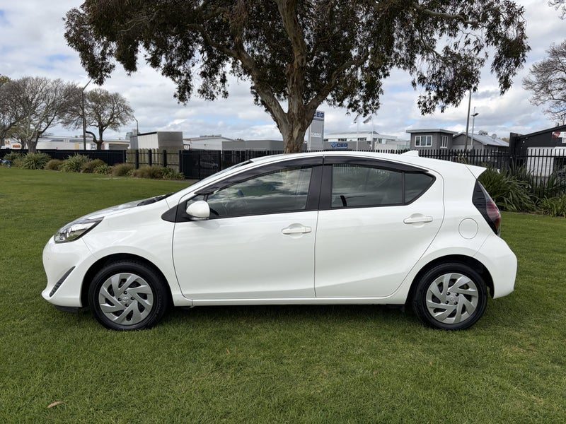 2021 Toyota Aqua 1.5 L Automatic Hybrid Hatch image 5