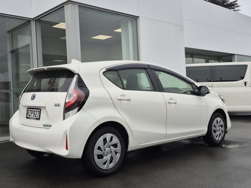 2021 Toyota Aqua 1.5P HYBRID Auto L image 3