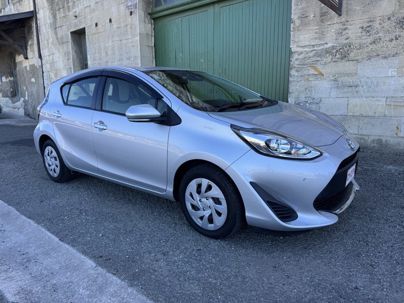 2021 Toyota Aqua image 2