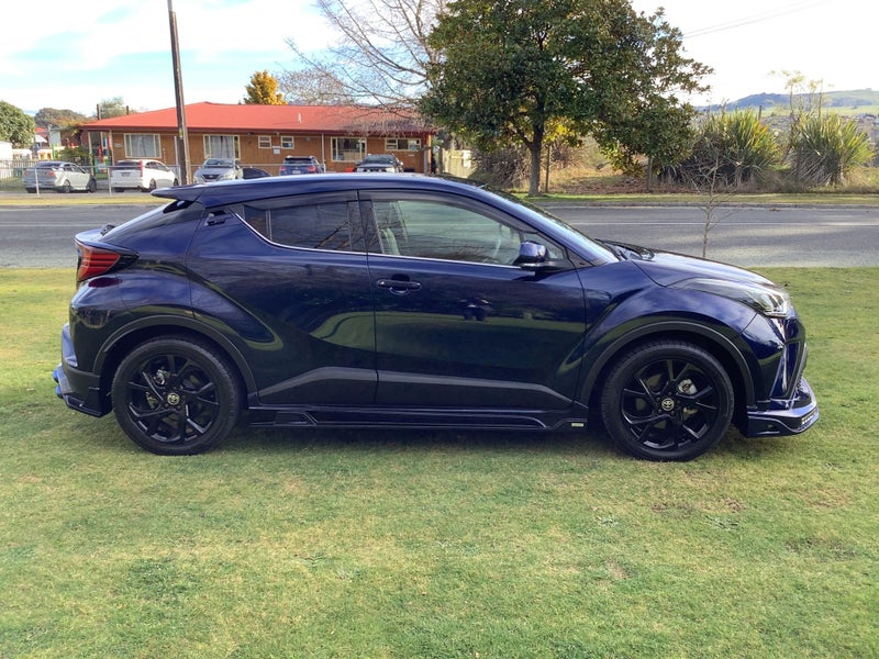2021 Toyota C-HR 1.8 Hybrid Electric Vehicle image 4