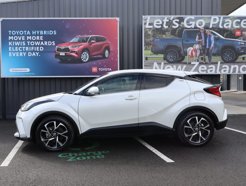 2021 Toyota C-HR 1.8 Hybrid G 5 Dr SUV CVT FWD image 2